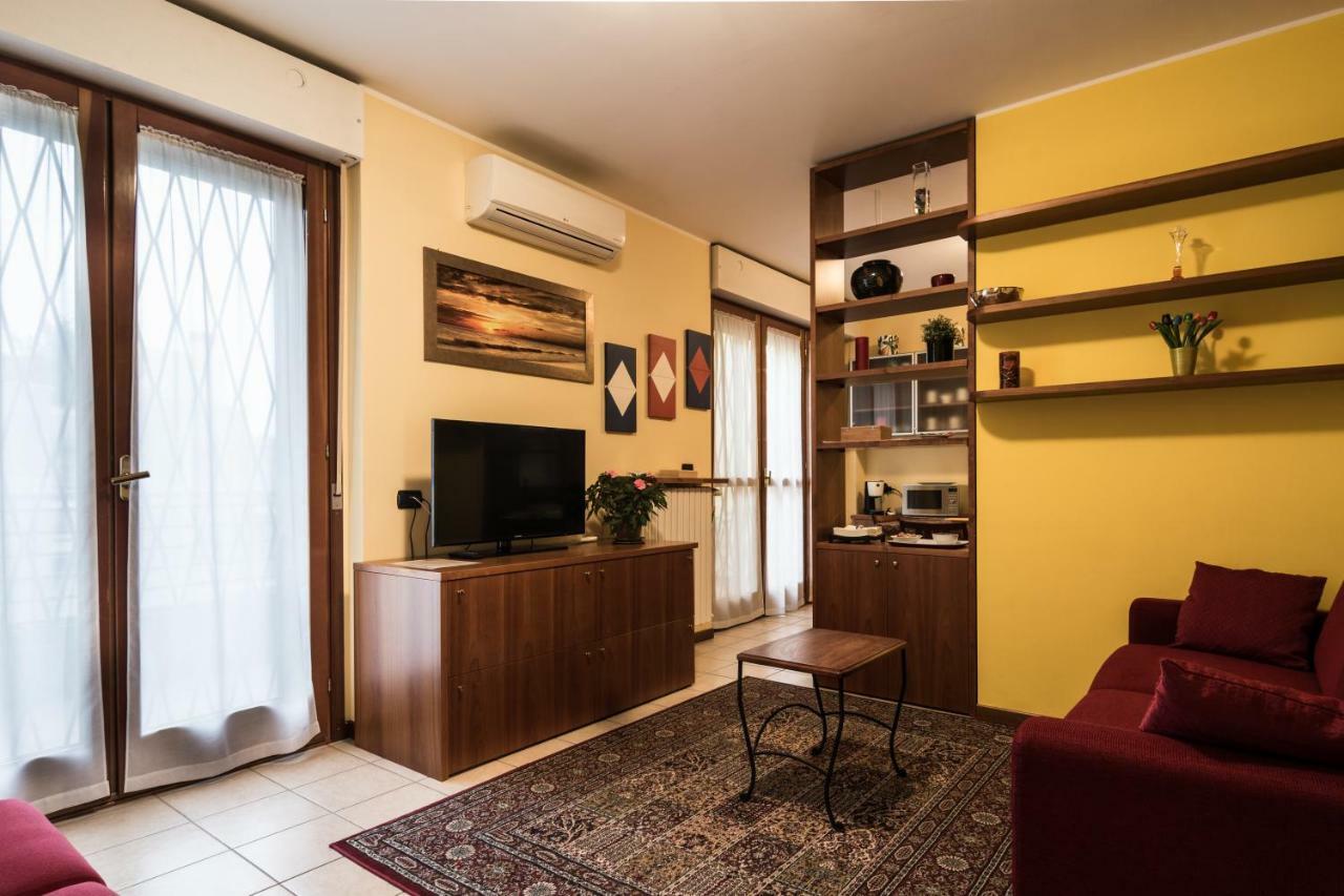 Cozy Penthouse Villa ซานโดนาโต มีลาเนเซ ภายนอก รูปภาพ